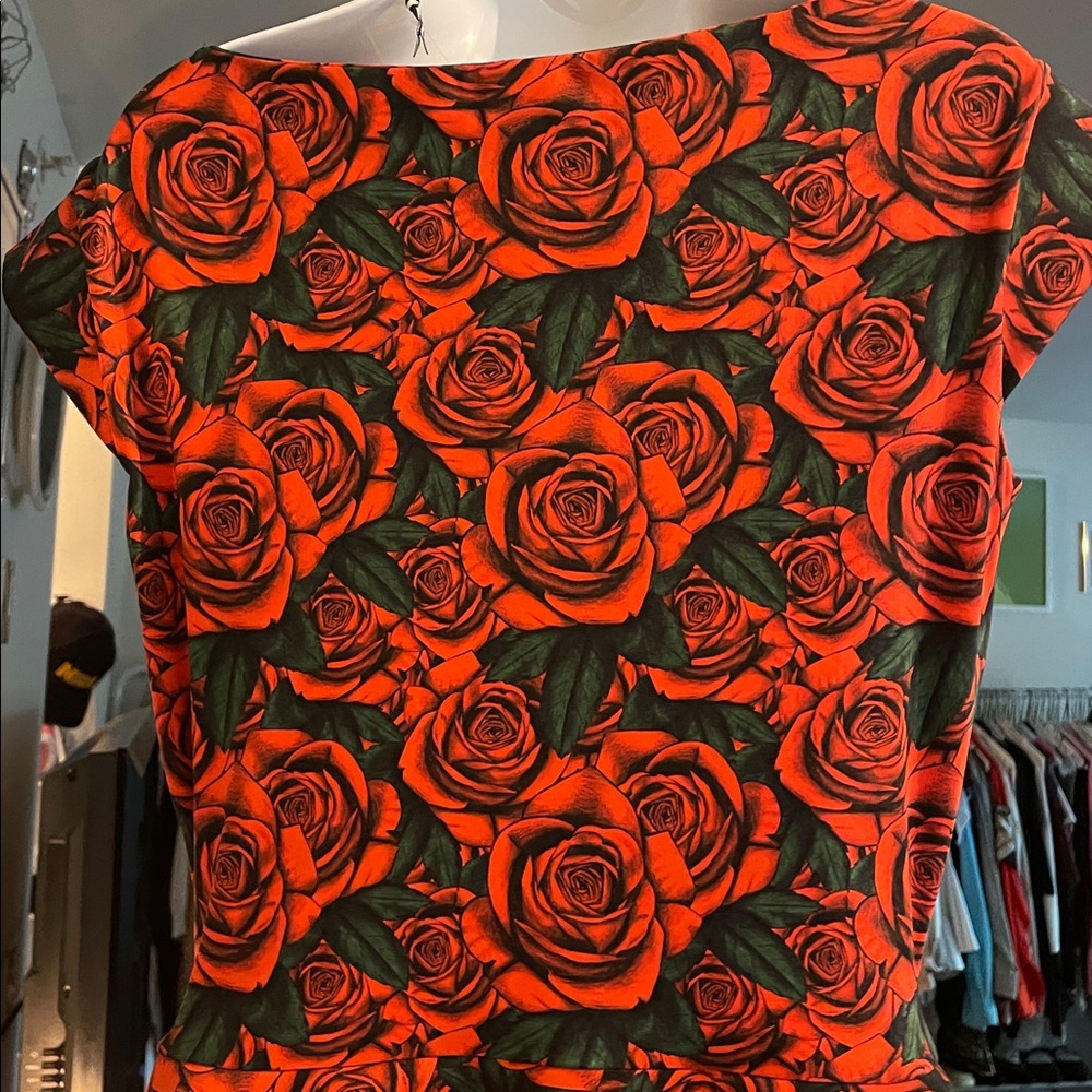 Chiara Boni La❤️Petite💚Robe Dress, NWT!
the only one of its kind on poshmark! - Picture 4 of 6